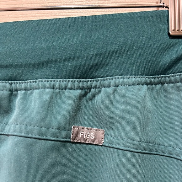 FIGS Pants - Picture 7 of 7